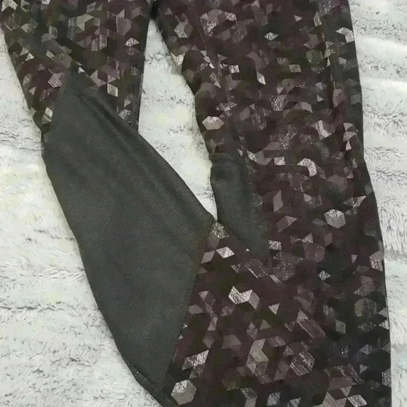 Athleta Geometric pattern Leggins - Picture 4 of 6